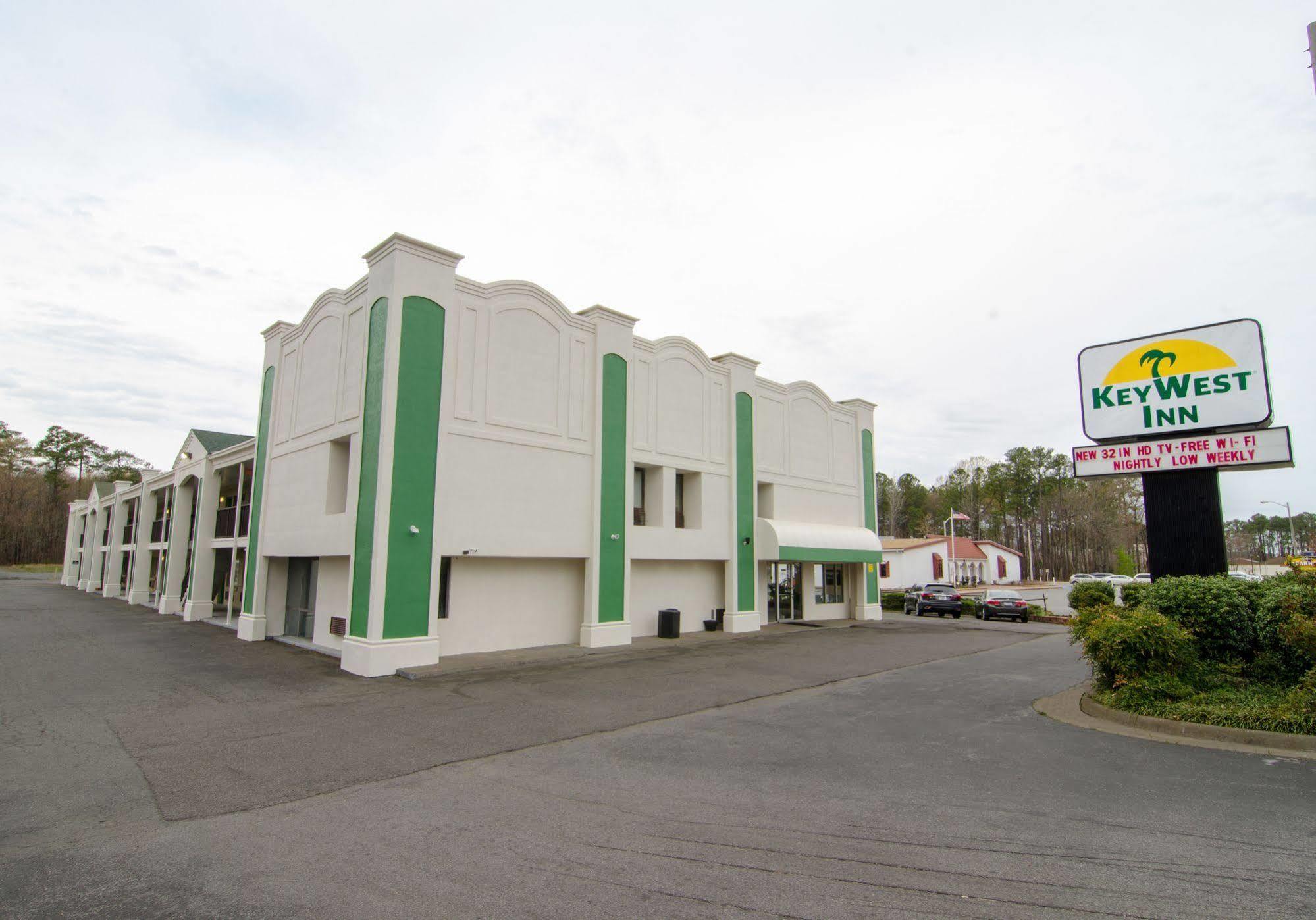 Key West Inn - Нюпорт Нюз Екстериор снимка
